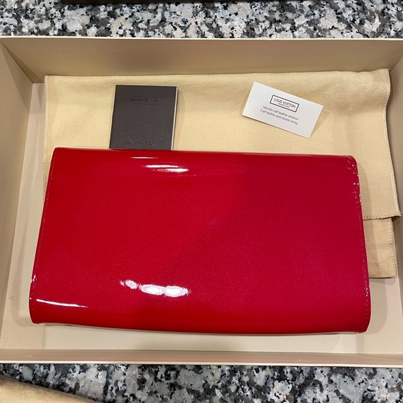 Louis Vuitton Patent Leather Louise clutch - Picture 7 of 15